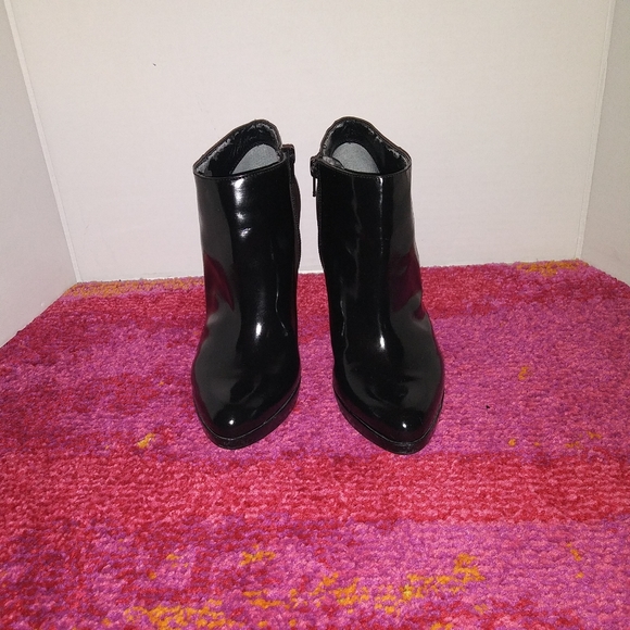 Nine West "Joydon" Bootie - Picture 6 of 12